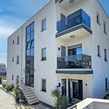 Апартаменты Sole By Interhome Трогир